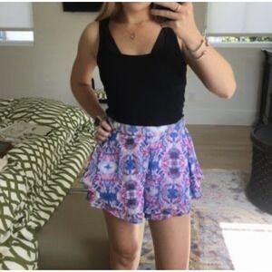 Everly Floral Boho Flowy Pull On Ruffle Layered Shorts Women's Size Small NWT